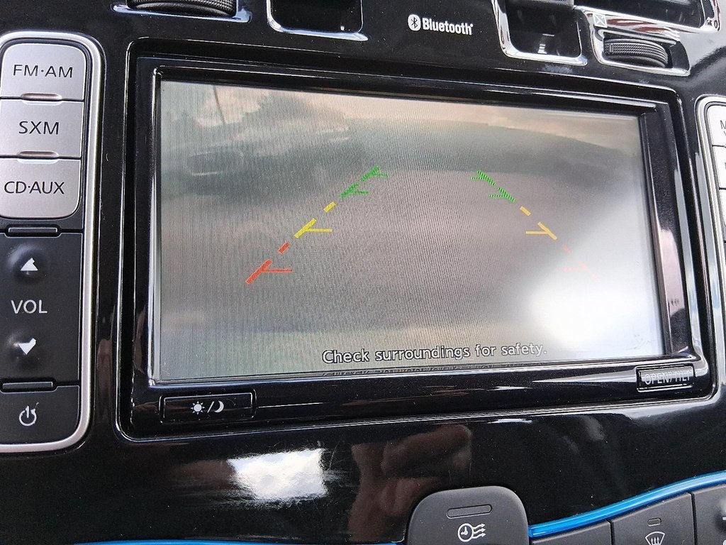 2017 Nissan Leaf SL in Stratford, Ontario - 15 - w1024h768px