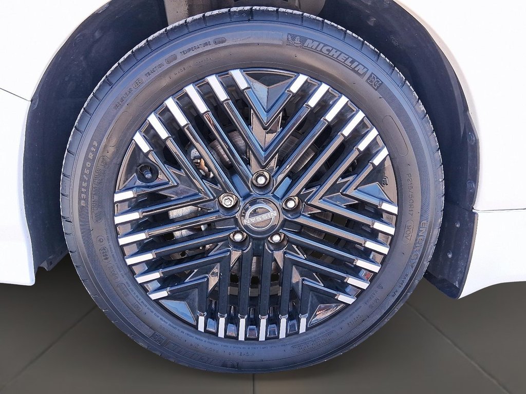 2023 Nissan Leaf SV in Stratford, Ontario - 8 - w1024h768px