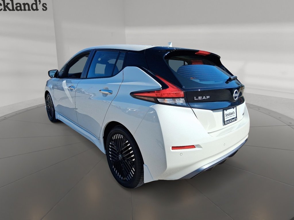2023 Nissan Leaf SV in Stratford, Ontario - 4 - w1024h768px
