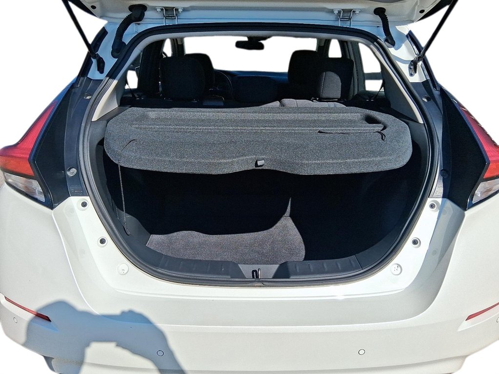 2023 Nissan Leaf SV in Stratford, Ontario - 7 - w1024h768px