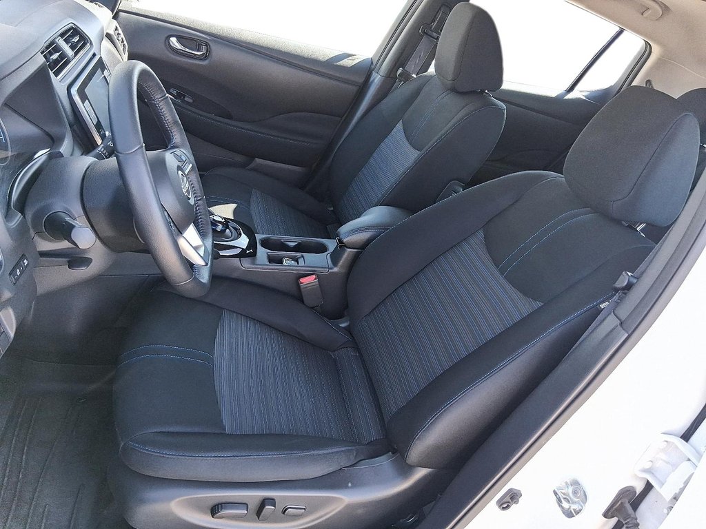 2023 Nissan Leaf SV in Stratford, Ontario - 9 - w1024h768px