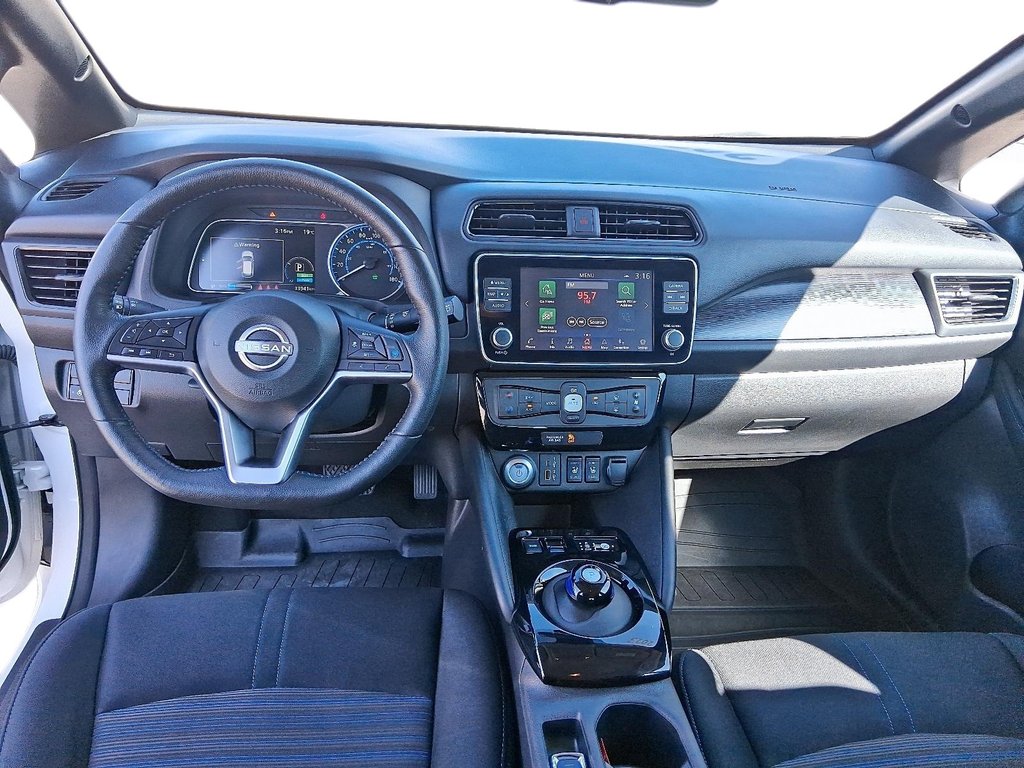 2023 Nissan Leaf SV in Stratford, Ontario - 10 - w1024h768px