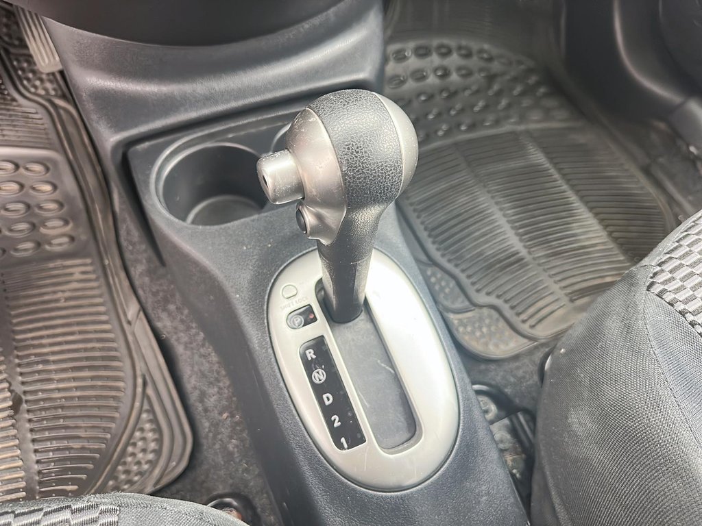 2015 Nissan Micra 1.6 S at in Stratford, Ontario - 14 - w1024h768px