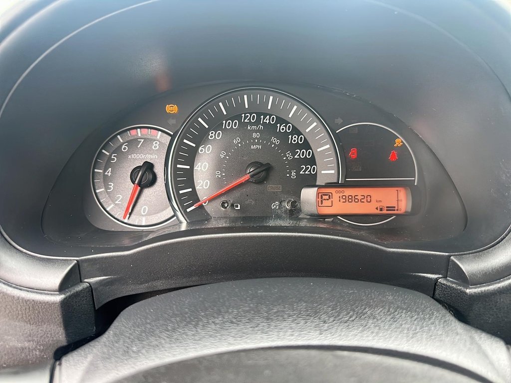 2015 Nissan Micra 1.6 S at in Stratford, Ontario - 13 - w1024h768px