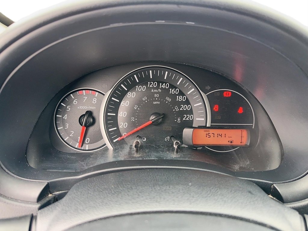 2017 Nissan Micra 1.6 SR 5sp in Stratford, Ontario - 12 - w1024h768px