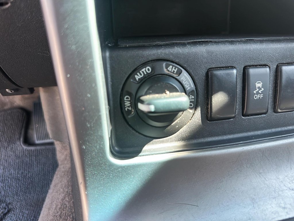 2012 Nissan Pathfinder LE AWD at in Stratford, Ontario - 15 - w1024h768px