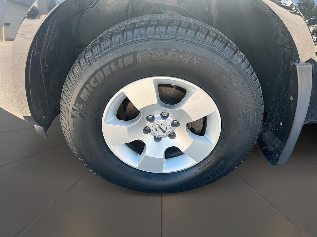 2012 Nissan Pathfinder LE AWD at in Stratford, Ontario - 7 - w1024h768px