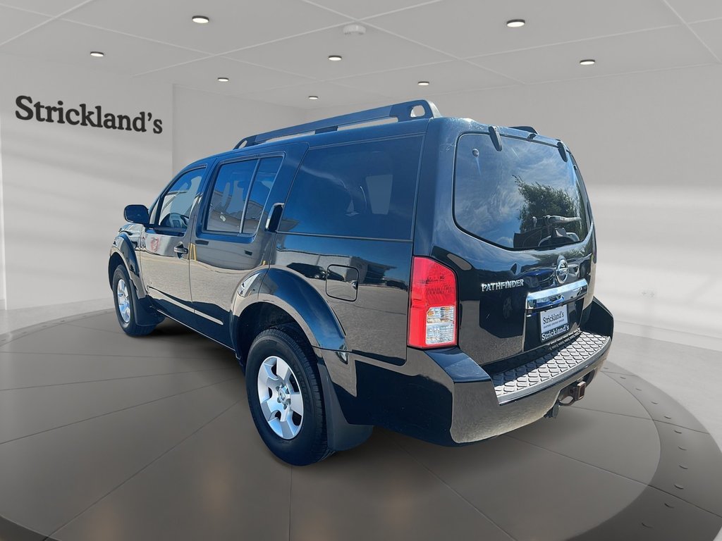 2012 Nissan Pathfinder LE AWD at in Stratford, Ontario - 4 - w1024h768px