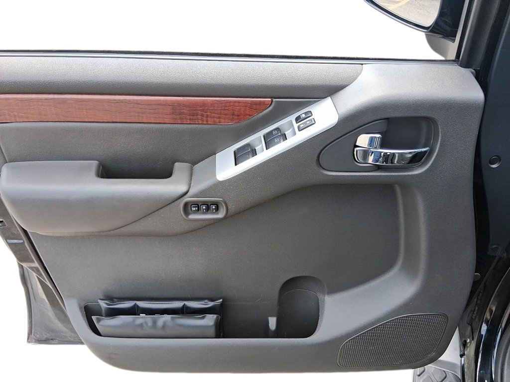 2012 Nissan Pathfinder LE AWD at in Stratford, Ontario - 13 - w1024h768px