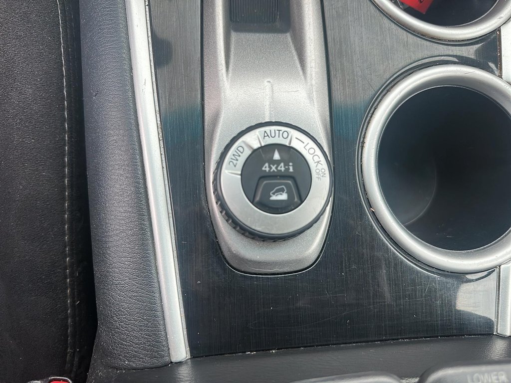 2016 Nissan Pathfinder SV V6 4x4 at in Stratford, Ontario - 16 - w1024h768px