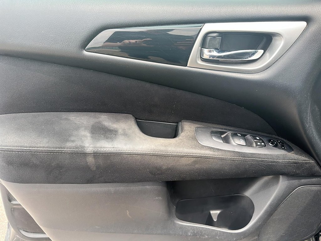2016 Nissan Pathfinder SV V6 4x4 at in Stratford, Ontario - 10 - w1024h768px