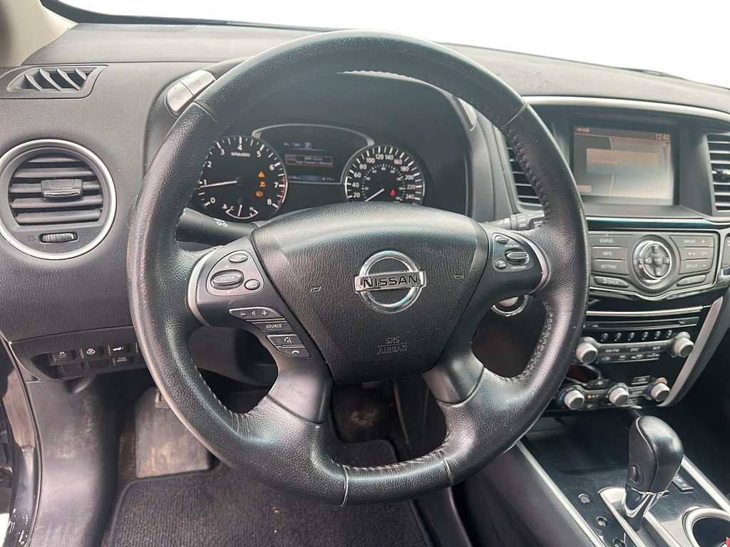2016 Nissan Pathfinder SV V6 4x4 at in Stratford, Ontario - 11 - w1024h768px