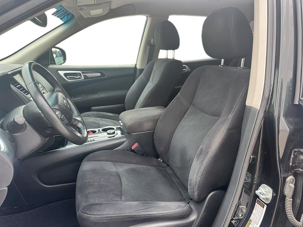 2016 Nissan Pathfinder SV V6 4x4 at in Stratford, Ontario - 8 - w1024h768px