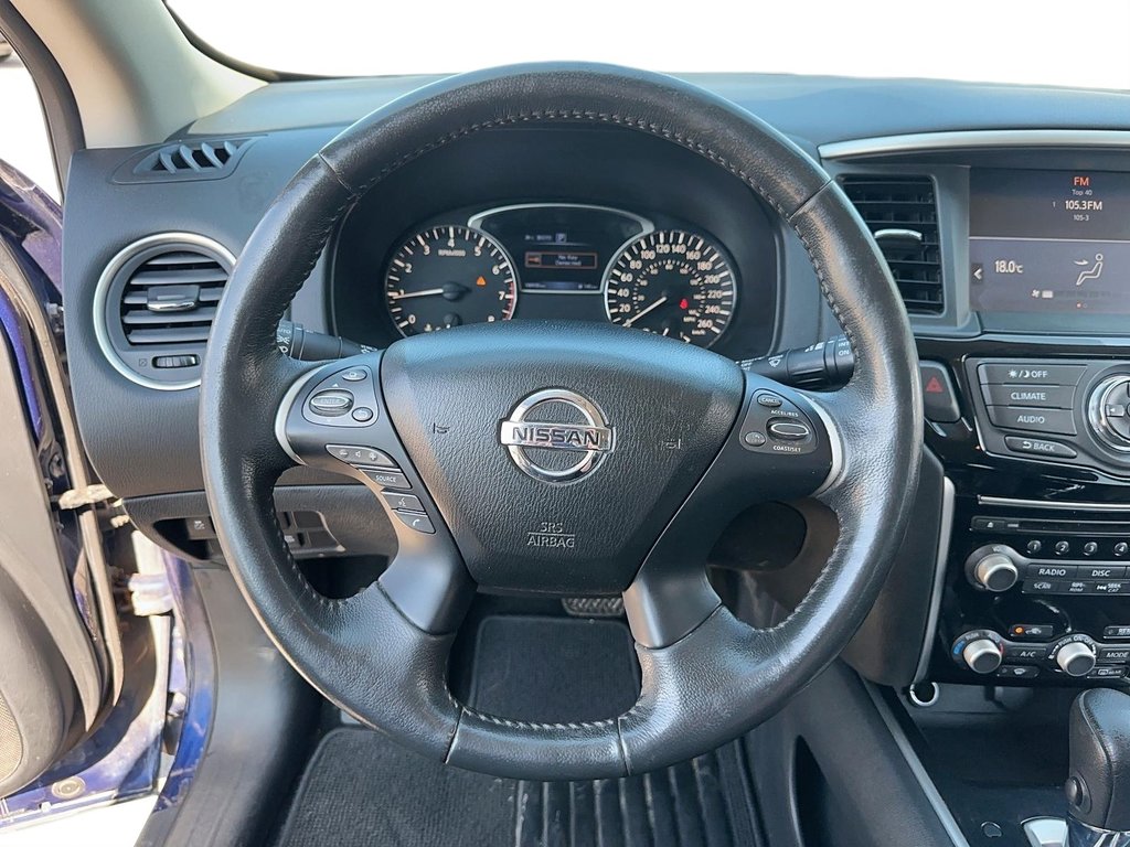 2017 Nissan Pathfinder SV V6 4x4 at in Stratford, Ontario - 11 - w1024h768px