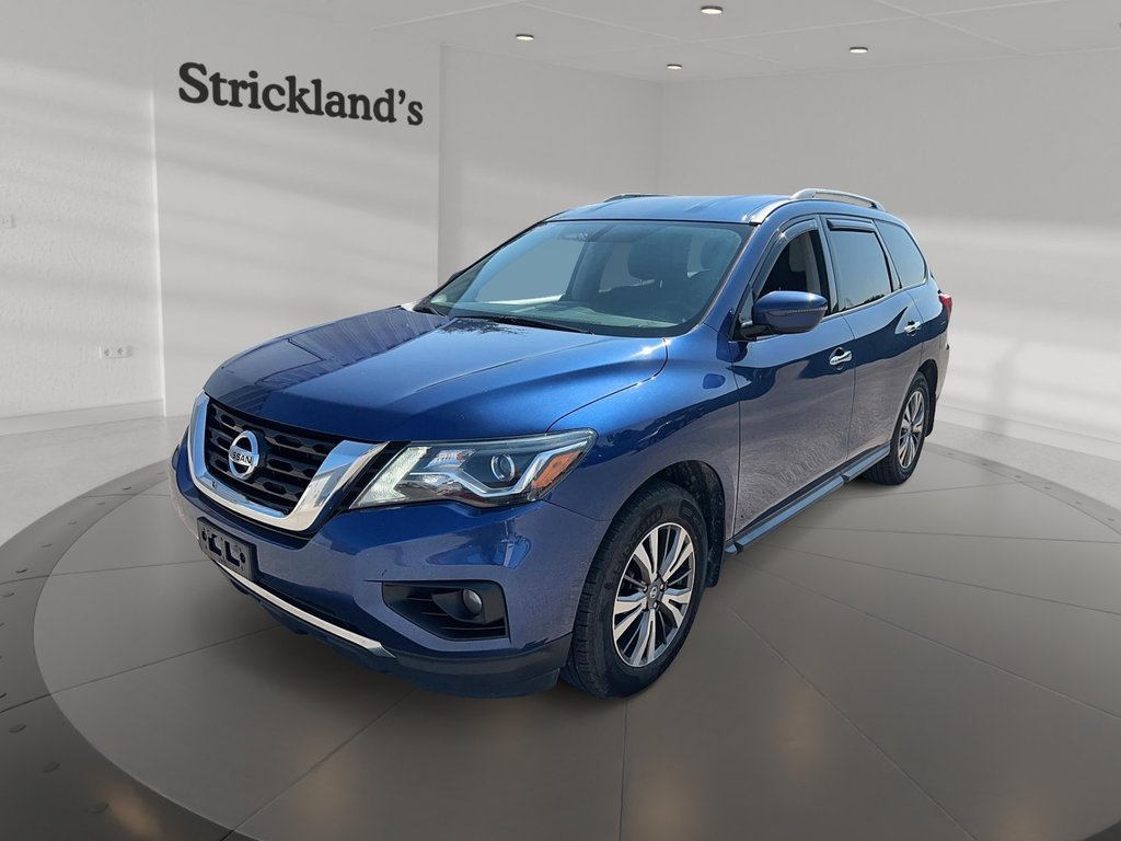 2017 Nissan Pathfinder SV V6 4x4 at in Stratford, Ontario - 1 - w1024h768px