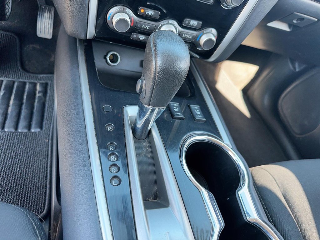2017 Nissan Pathfinder SV V6 4x4 at in Stratford, Ontario - 14 - w1024h768px