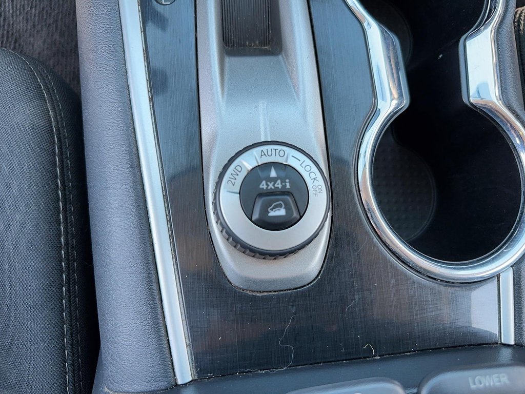 2017 Nissan Pathfinder SV V6 4x4 at in Stratford, Ontario - 15 - w1024h768px