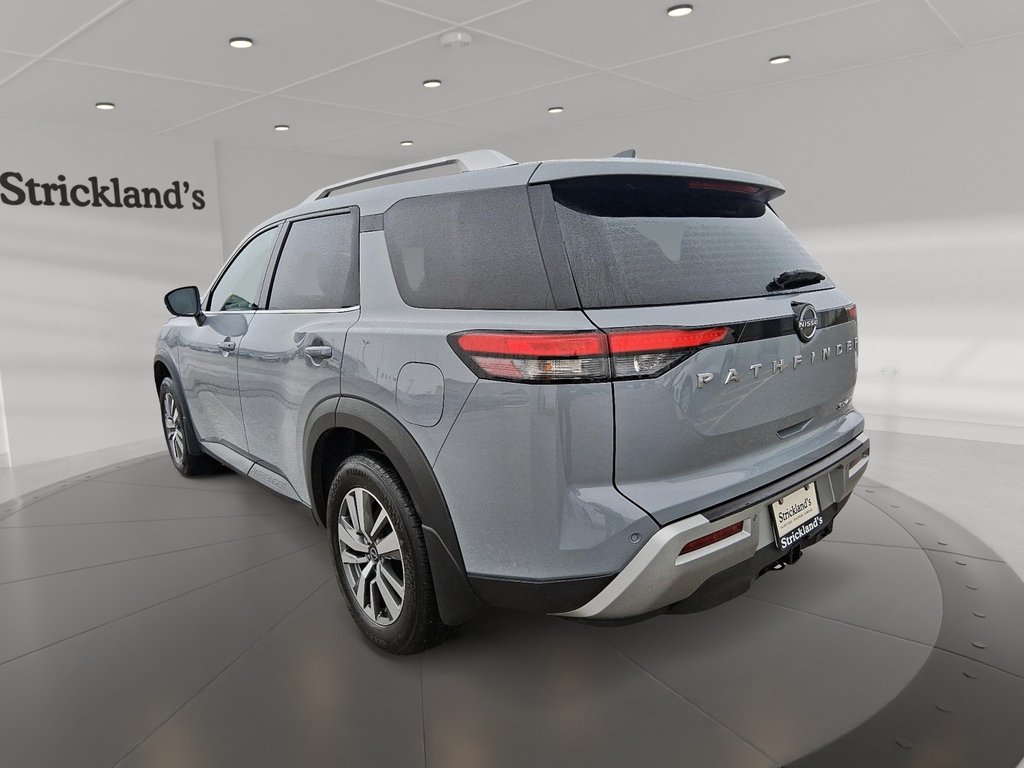 2023 Nissan Pathfinder SL V6 4x4 at in Stratford, Ontario - 4 - w1024h768px