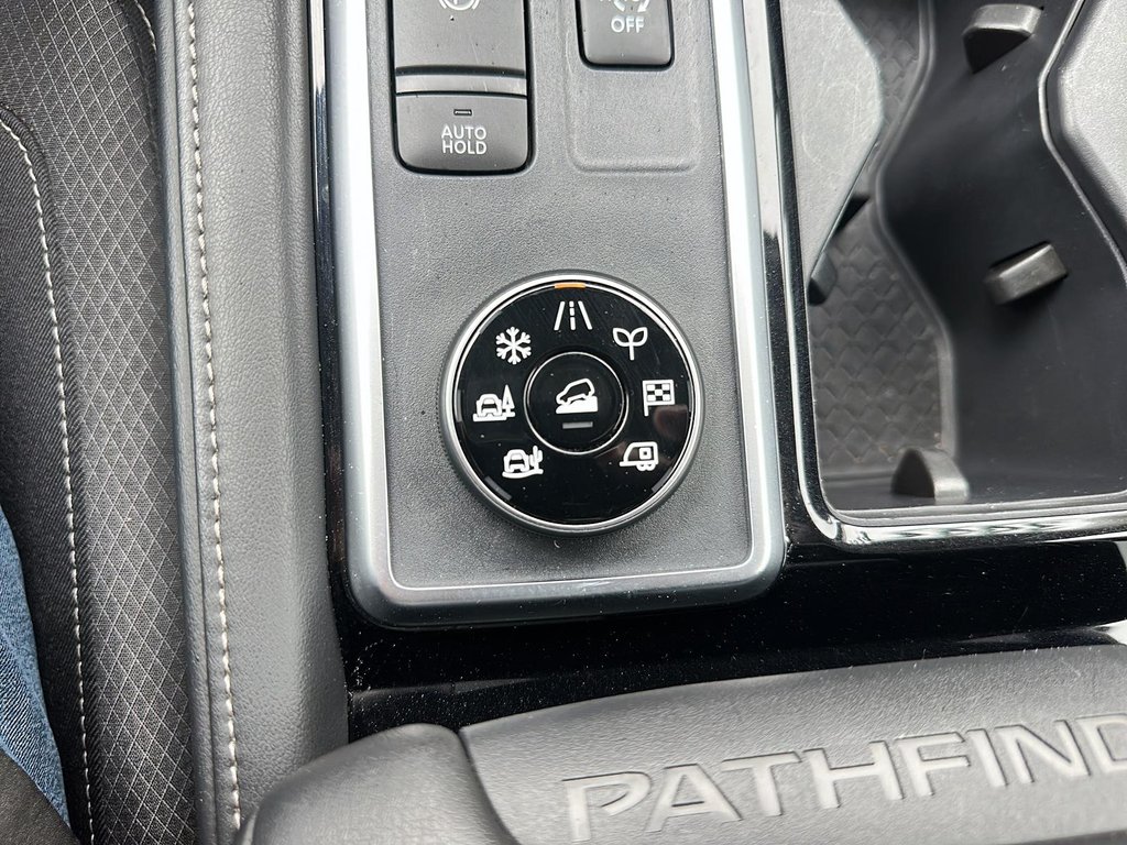 2024 Nissan Pathfinder SV 4WD in Stratford, Ontario - 15 - w1024h768px