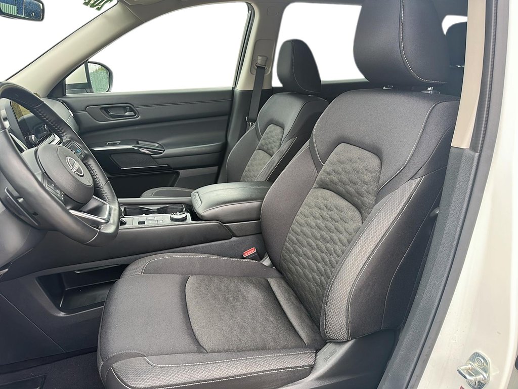 2024 Nissan Pathfinder SV 4WD in Stratford, Ontario - 8 - w1024h768px