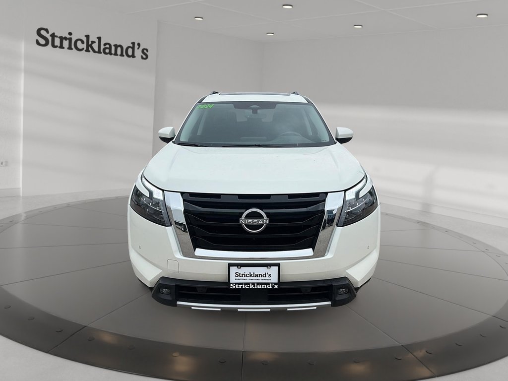 2024 Nissan Pathfinder SV 4WD in Stratford, Ontario - 2 - w1024h768px