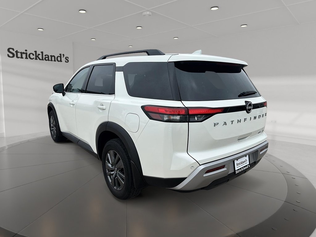2024 Nissan Pathfinder SV 4WD in Stratford, Ontario - 4 - w1024h768px