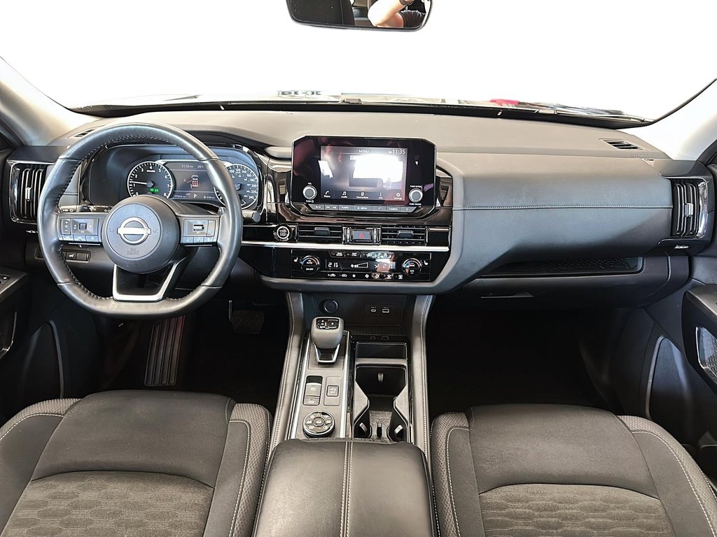 2024 Nissan Pathfinder SV 4WD in Stratford, Ontario - 9 - w1024h768px