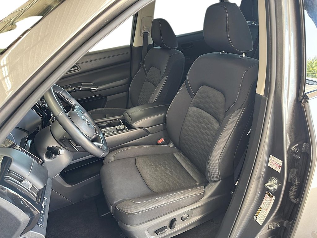 2024 Nissan Pathfinder SV 4WD in Stratford, Ontario - 8 - w1024h768px