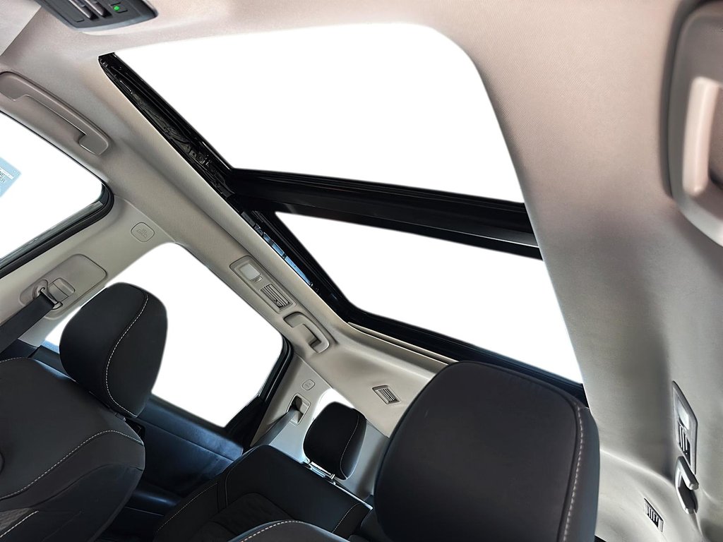 2024 Nissan Pathfinder SV 4WD in Stratford, Ontario - 16 - w1024h768px