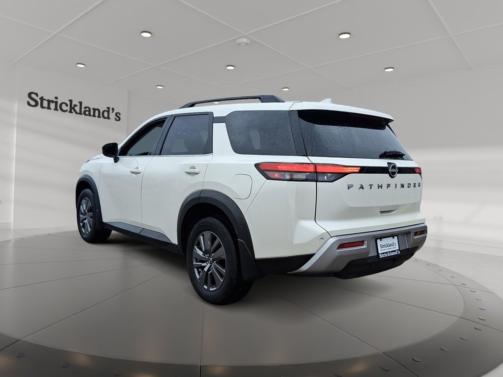 2024 Nissan Pathfinder SV 4WD in Stratford, Ontario - 4 - w1024h768px