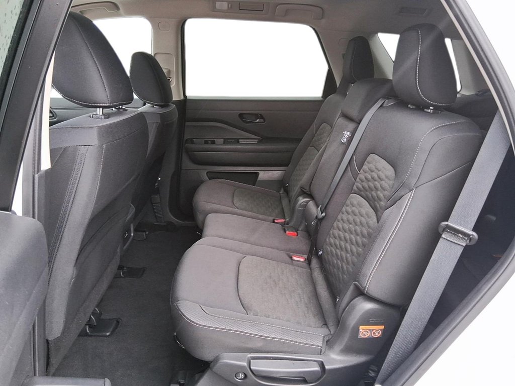 2024 Nissan Pathfinder SV 4WD in Stratford, Ontario - 9 - w1024h768px