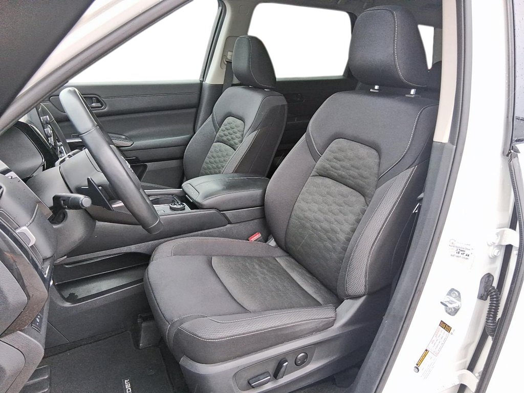 2024 Nissan Pathfinder SV 4WD in Stratford, Ontario - 8 - w1024h768px