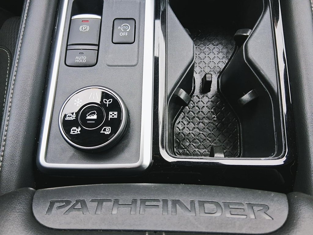 2024 Nissan Pathfinder SV 4WD in Stratford, Ontario - 19 - w1024h768px