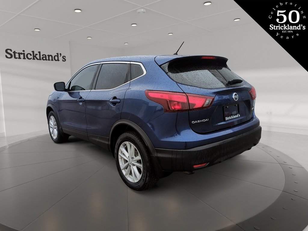 2018  Qashqai S AWD CVT in Stratford, Ontario - 4 - w1024h768px