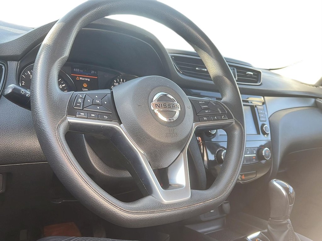 2019  Qashqai S AWD CVT in Stratford, Ontario - 6 - w1024h768px
