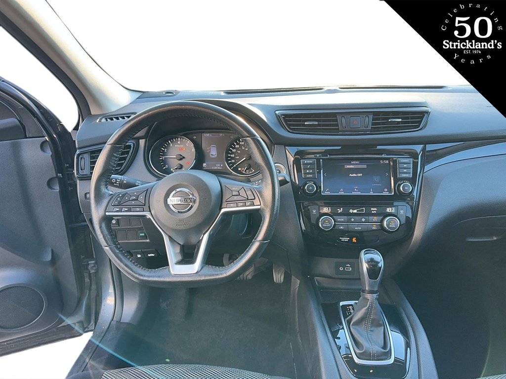 2019  Qashqai SV FWD CVT in Stratford, Ontario - 10 - w1024h768px