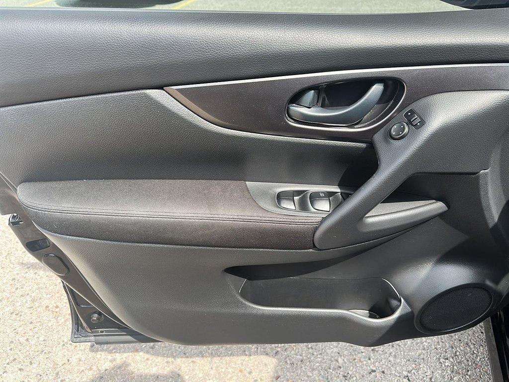 2019 Nissan Qashqai S AWD CVT in Stratford, Ontario - 10 - w1024h768px