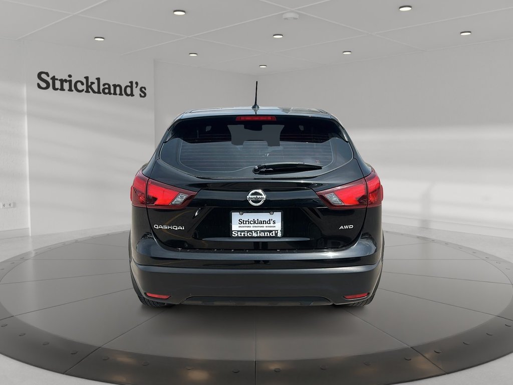 2019 Nissan Qashqai S AWD CVT in Stratford, Ontario - 3 - w1024h768px