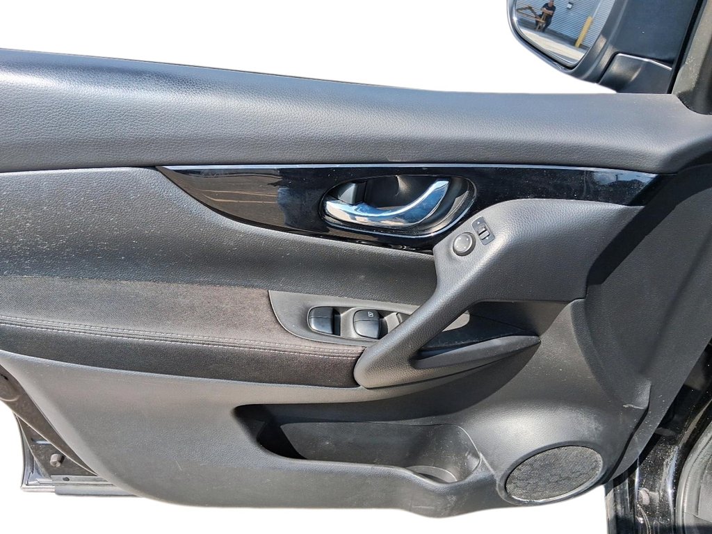 2019 Nissan Qashqai SV AWD CVT in Stratford, Ontario - 12 - w1024h768px