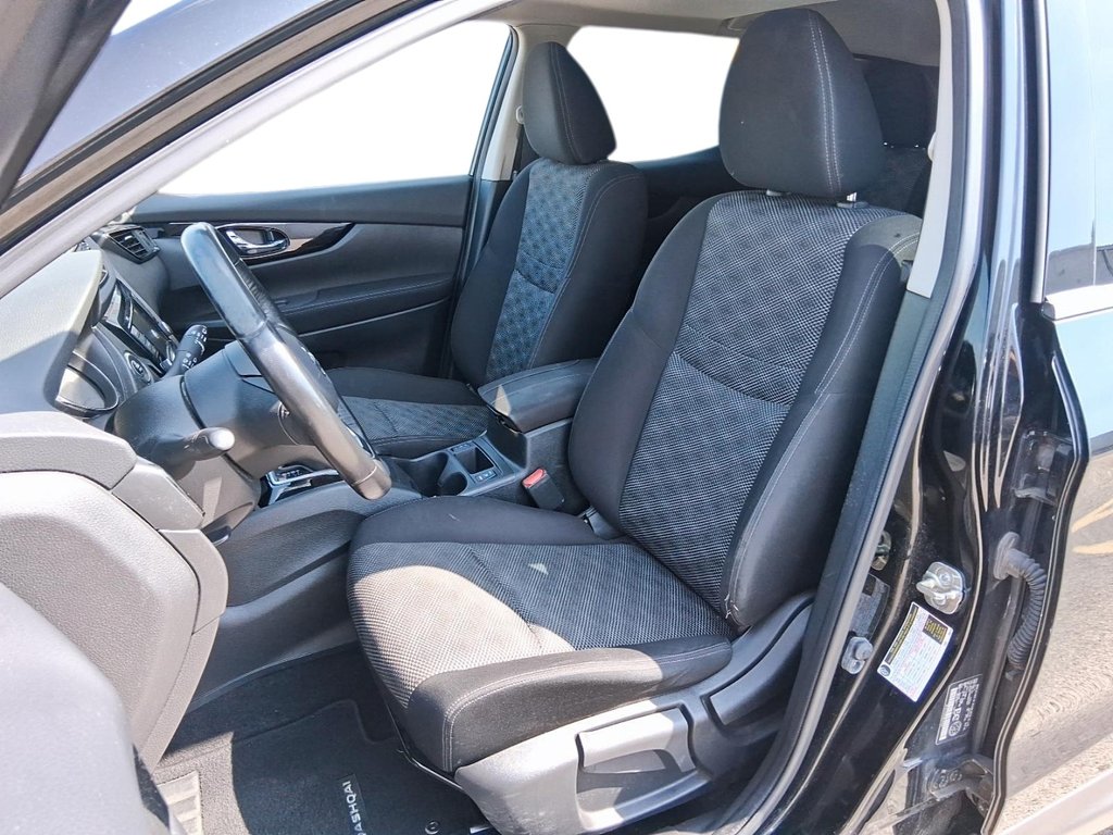 2019 Nissan Qashqai SV AWD CVT in Stratford, Ontario - 9 - w1024h768px