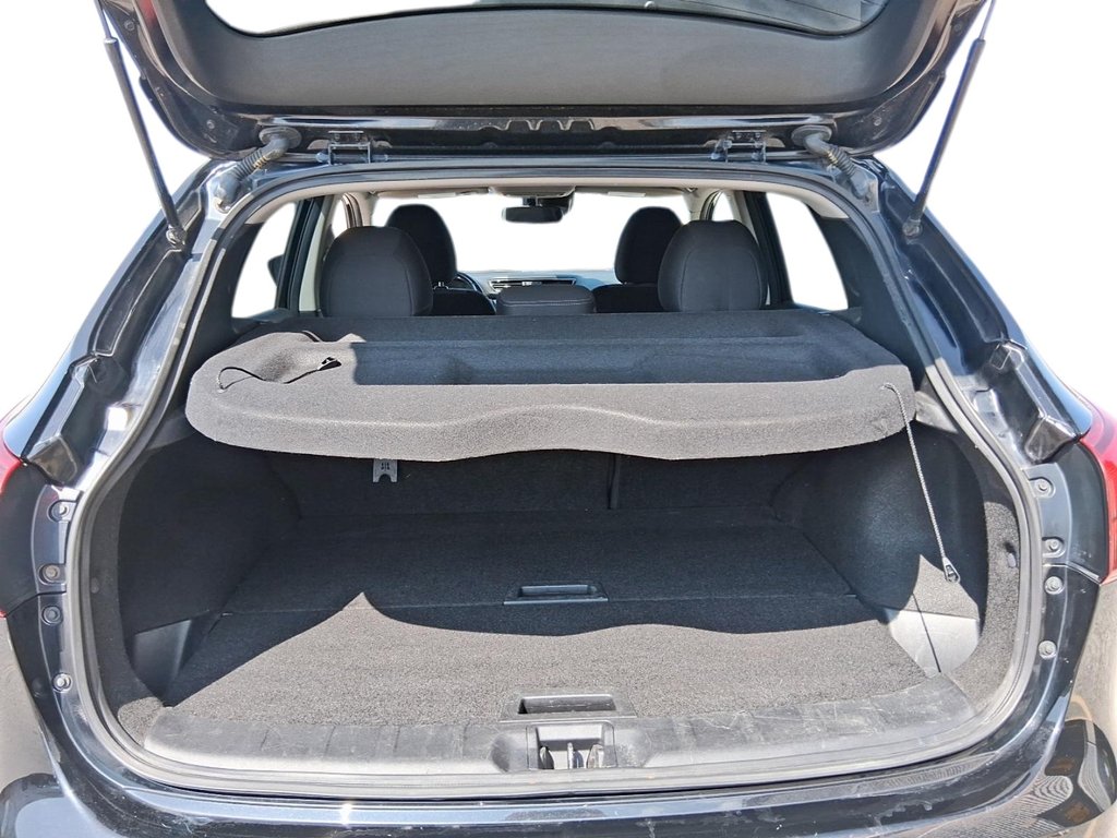 2019 Nissan Qashqai SV AWD CVT in Stratford, Ontario - 7 - w1024h768px