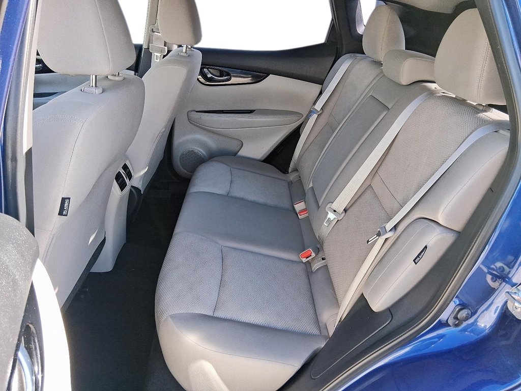 2021 Nissan Qashqai SV FWD CVT in Stratford, Ontario - 9 - w1024h768px