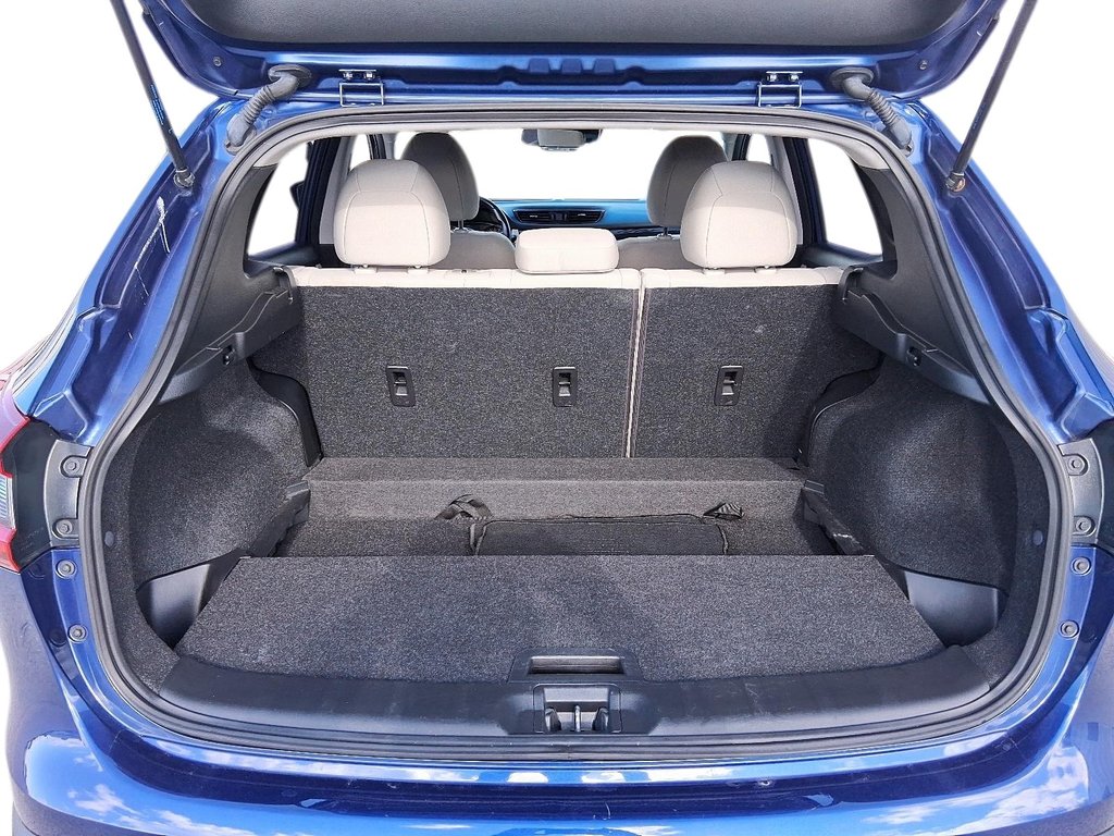 2021 Nissan Qashqai SV FWD CVT in Stratford, Ontario - 6 - w1024h768px