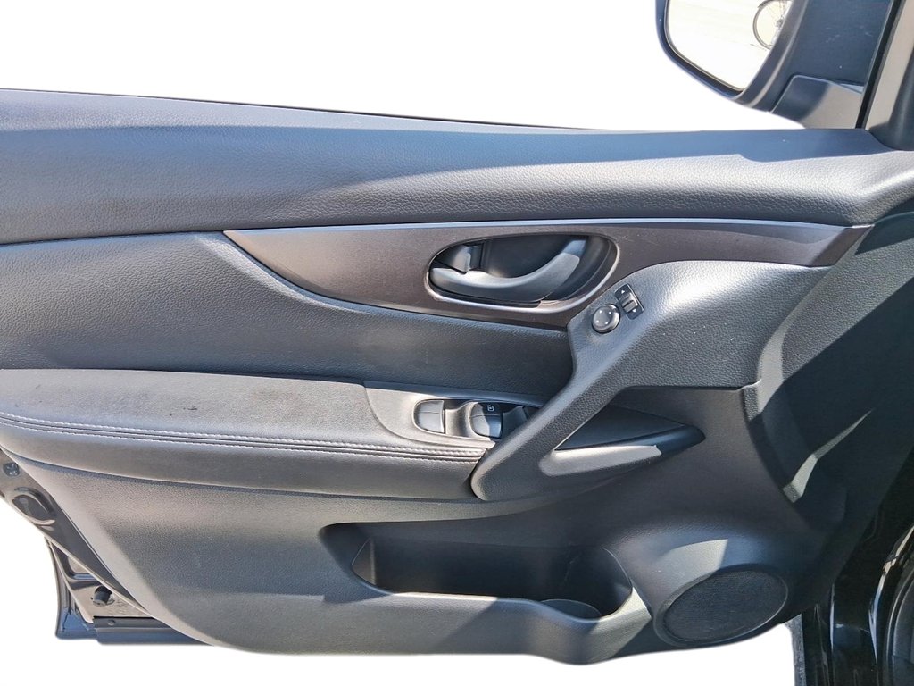 2021 Nissan Qashqai S FWD 6sp in Stratford, Ontario - 12 - w1024h768px