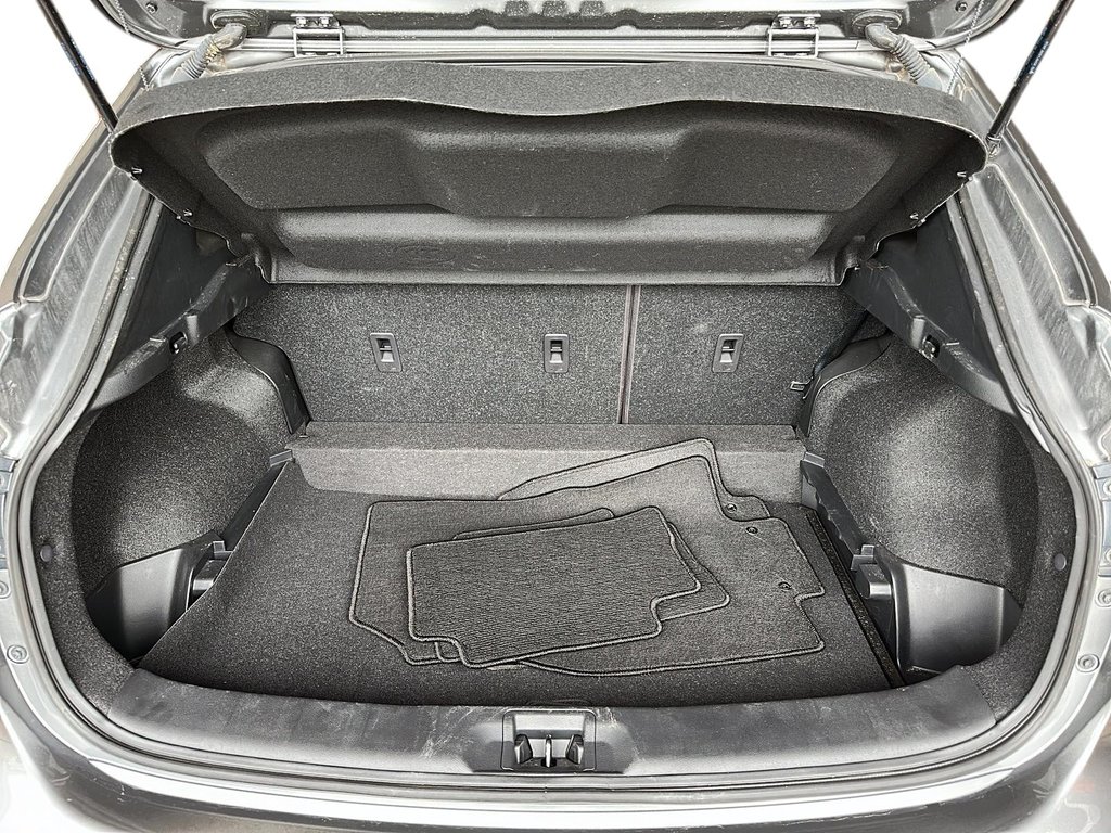 2023 Nissan Qashqai SV AWD CVT in Stratford, Ontario - 6 - w1024h768px