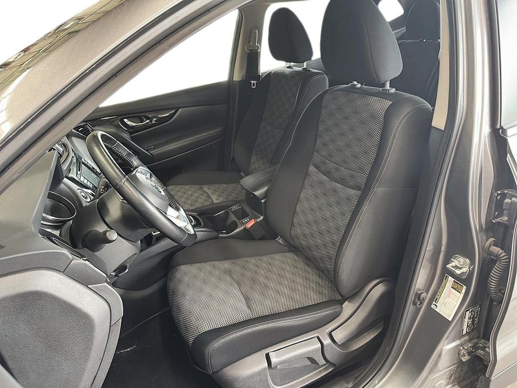 2023 Nissan Qashqai SV AWD CVT in Stratford, Ontario - 8 - w1024h768px