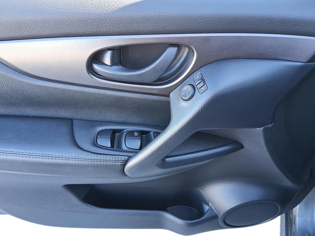 2023 Nissan Qashqai S FWD CVT in Stratford, Ontario - 10 - w1024h768px