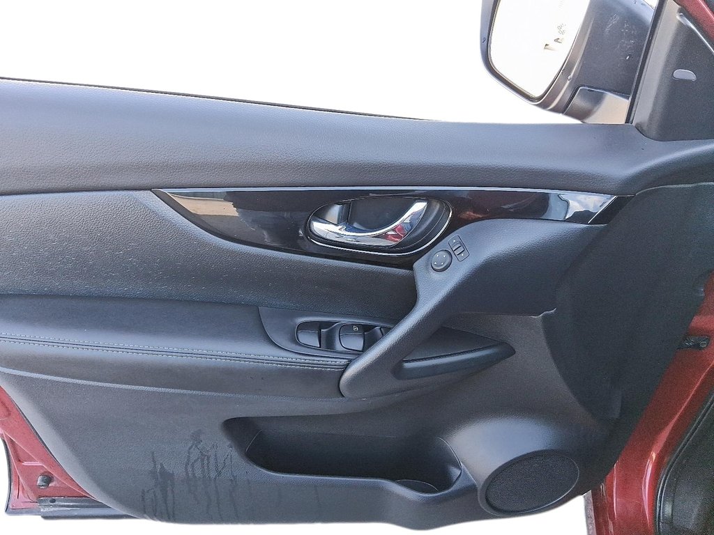 2023 Nissan Qashqai SV AWD CVT in Stratford, Ontario - 12 - w1024h768px