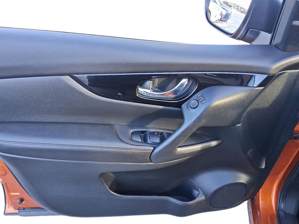 2023 Nissan Qashqai SV AWD CVT in Stratford, Ontario - 12 - w1024h768px