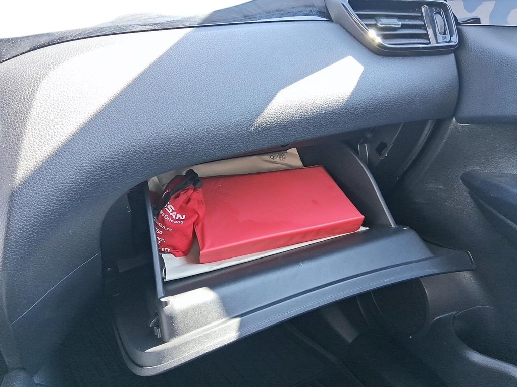 2023 Nissan Qashqai SL AWD CVT in Stratford, Ontario - 17 - w1024h768px